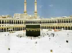 هوامش على تاريخ الحجاج (3) ( لِمَ يَضْرب الكعبةَ بالمنجنيق؟ )